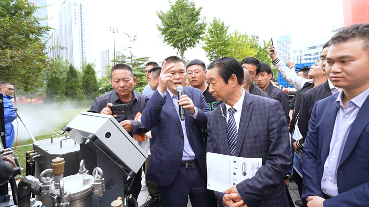 2023年二十二屆全國(guó)清洗論壇-外場(chǎng)演示2縮小.jpg 2023年二十二屆全國(guó)清洗論壇-外場(chǎng)演示2縮小.jpg